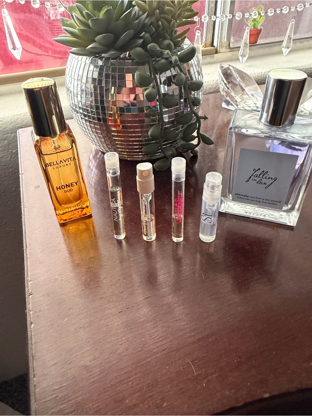 Bellavita Honey Oud + Assorted Perfume Vials
